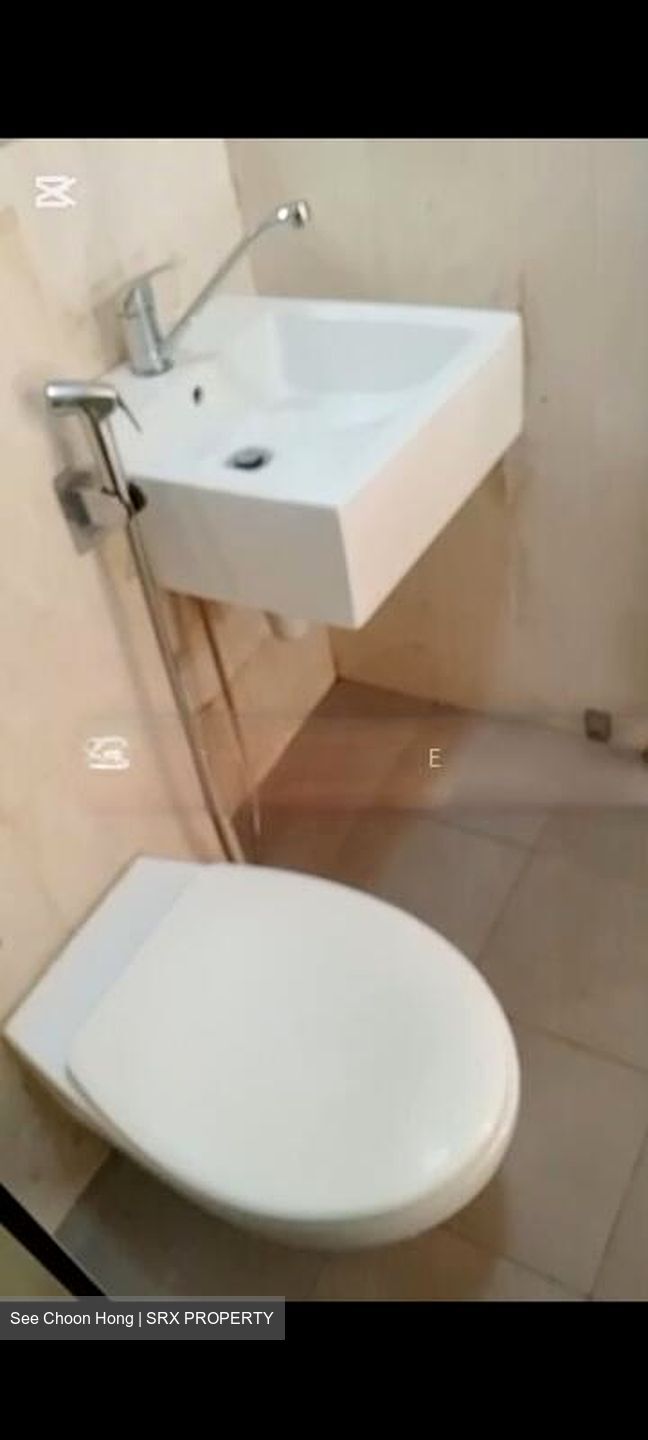 R66 Apartments (D8), Apartment #577740121